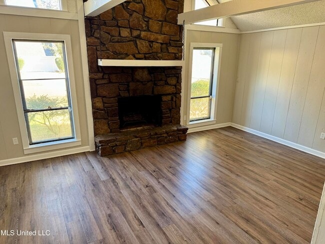 Building Photo - 7141 Oak Forest Dr