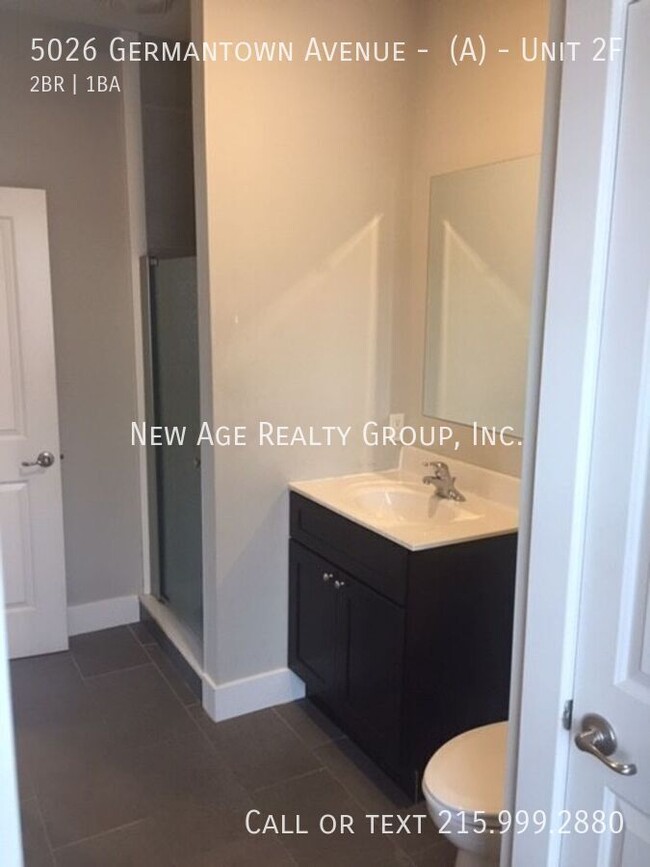 Building Photo - Recently updated 2 bedroom, 1 bathroom apa...