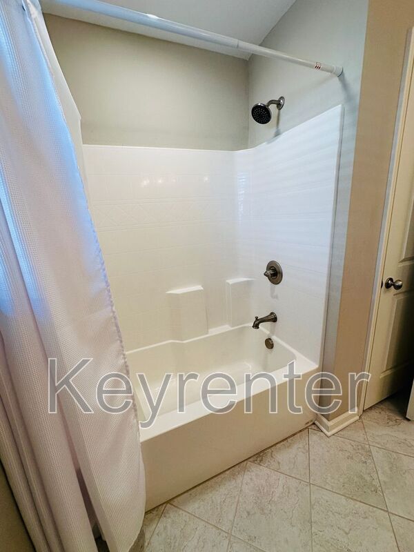 Building Photo - 12183 Inglecrest Ln