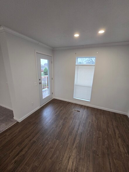 Building Photo - 55 Hickory Ln