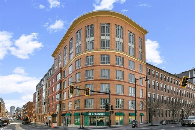 Building Photo - 17 Otis St