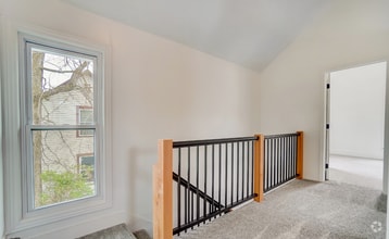 Building Photo - 3BR/2BA Home in Bellefontaine - Completely...