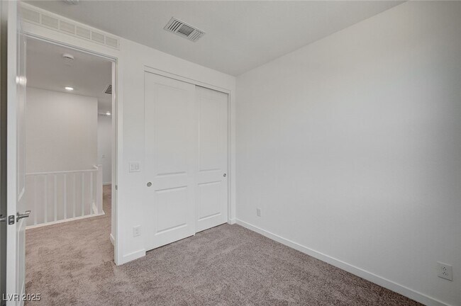 Building Photo - 2544 Vandra St