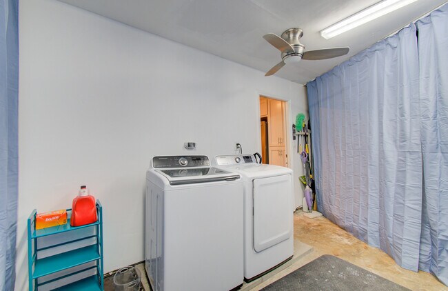 Building Photo - 11102 Hillcroft St