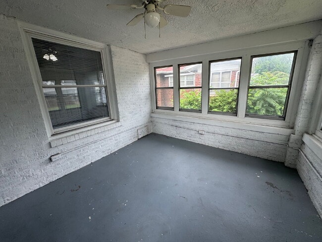 Building Photo - "Charming 3-Bed Home in Springfield with Spacious 1245 Sq Ft Layout!"