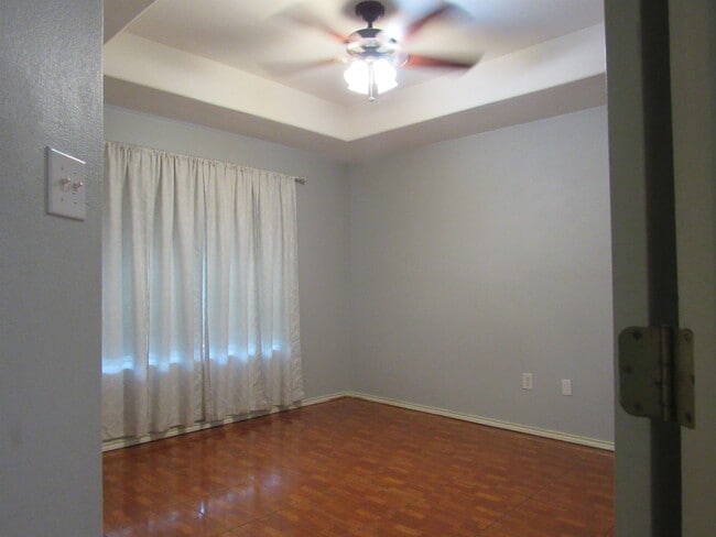 Building Photo - 9310 Albany Dr