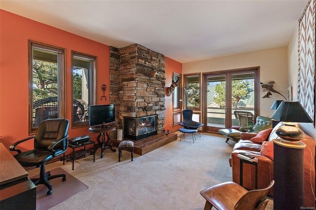 Building Photo - Executive 2BR/3BA Condo with Mountain View...