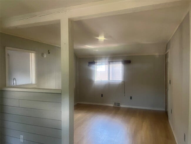 Building Photo - 309 N Nanticoke Ave