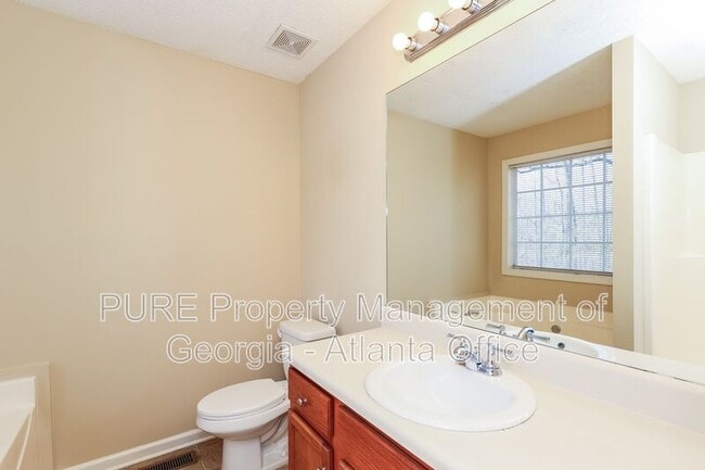 Building Photo - 145 Shady Ln