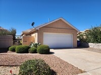 Building Photo - 2262 La Paloma Dr
