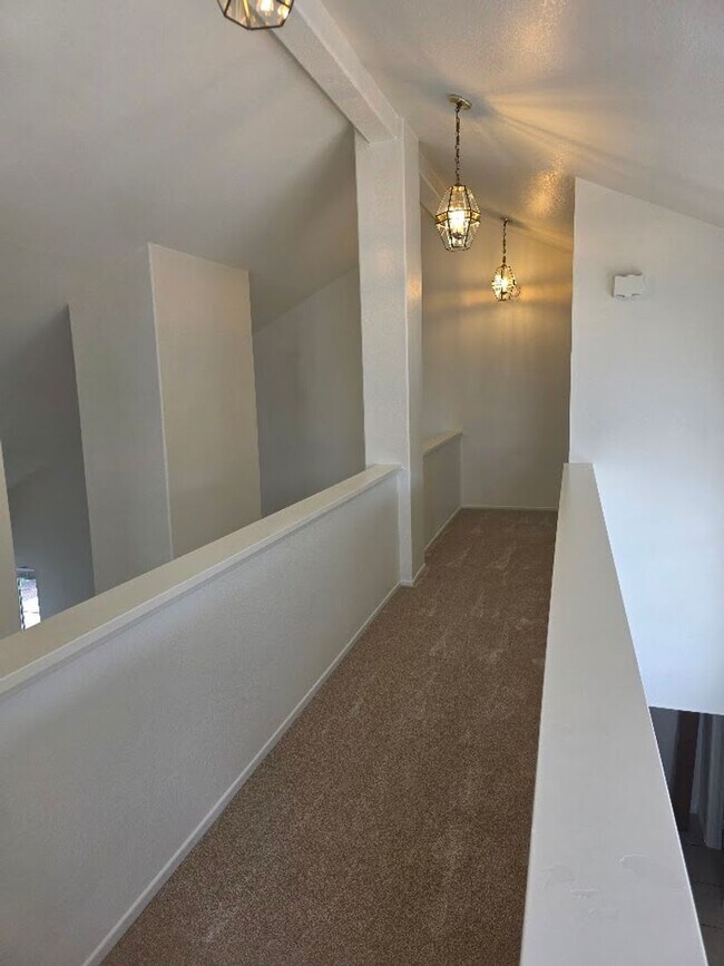 Building Photo - Newly Renovated Temecula 3 Bedroom Home!