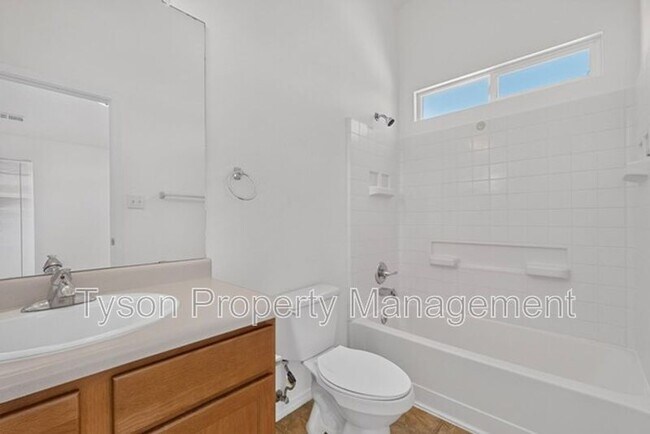 Building Photo - 2824 Merlot Dr SW