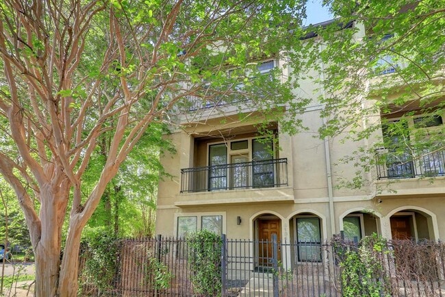 Primary Photo - 6134 Hamman St