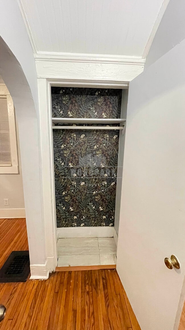 Building Photo - 1341 Meridian St