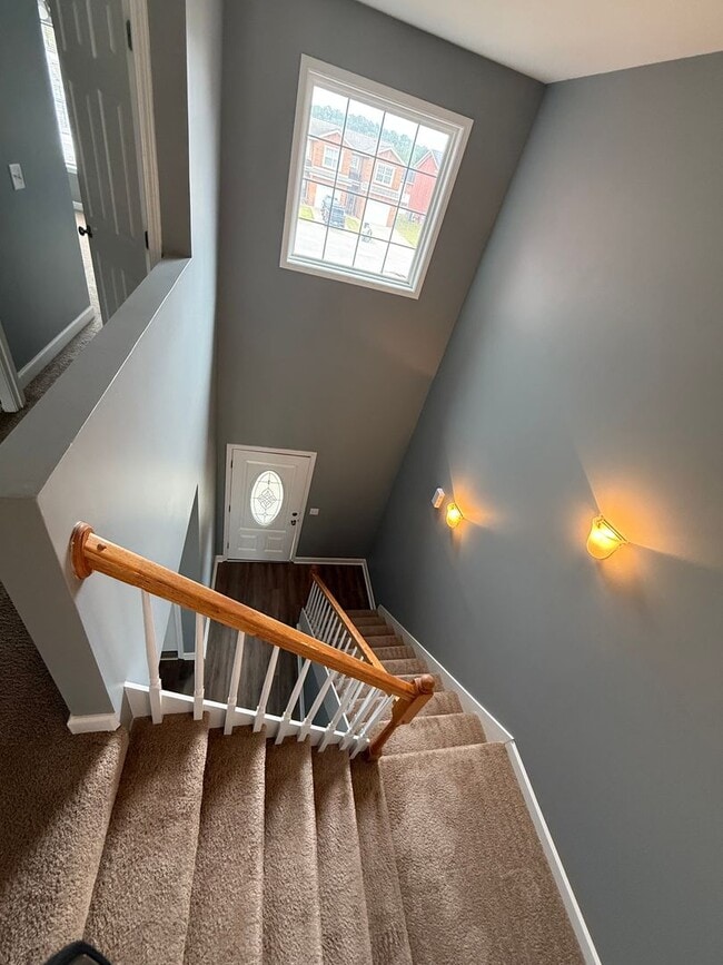 Building Photo - Available NOW -111 Peregrine Way-1/2 off the first month rent