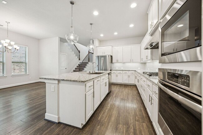 Building Photo - 13721 Parkline Wy