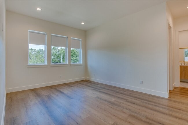 Building Photo - 424 N Denver St