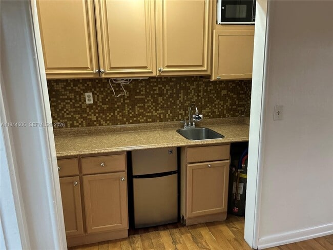 Building Photo - 92 Hendricks Isle