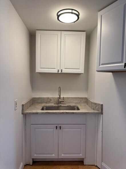 Building Photo - 205 D St