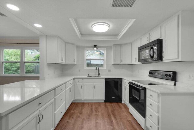 Building Photo - "Charming 3-Bedroom home in Fort Walton Be...