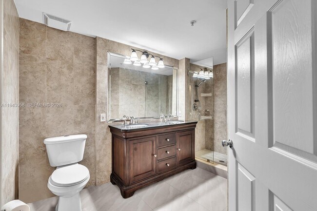 Building Photo - 17100 N Bay Rd