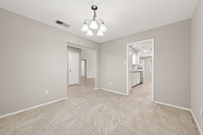 Building Photo - 927 Comstock Springs Dr