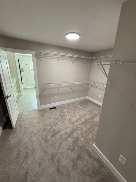 Building Photo - 11 Cobblestone Ln NW