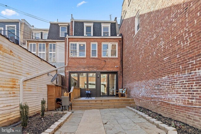 Building Photo - 1616 Kilbourne Pl NW