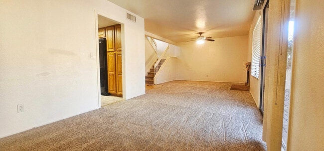 Building Photo - 333 E Lilac Dr