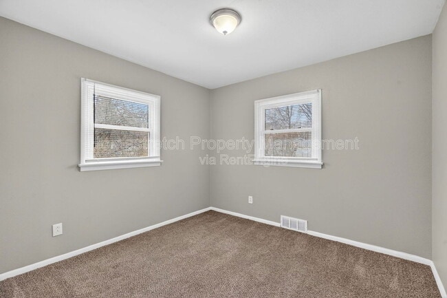 Building Photo - 12070 Garden Ln