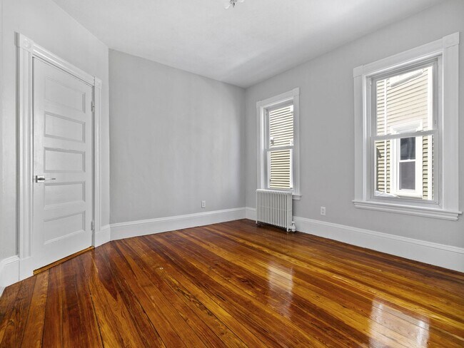 Building Photo - 9/1 Renovated 3BR/2BA in Spring Hill area ...