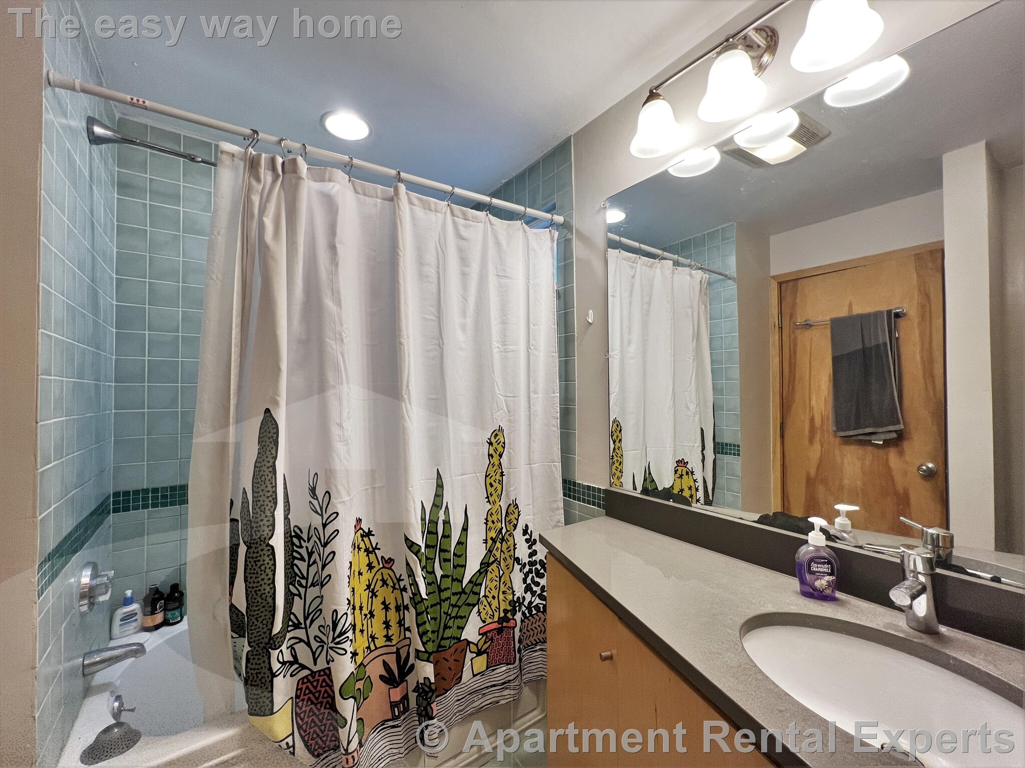 Building Photo - 132 Columbia St