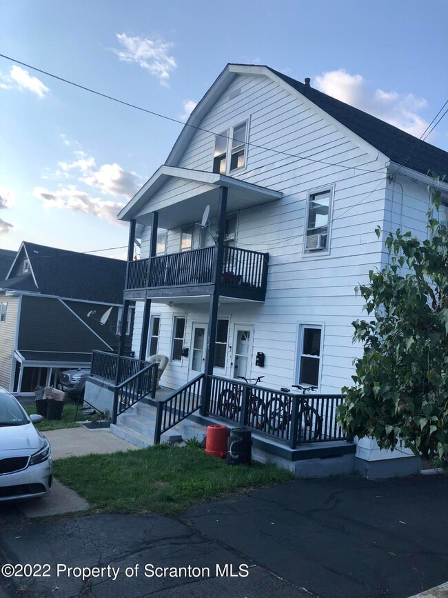 623 Center St 623 Center St Dunmore PA 18512 Apartment Finder