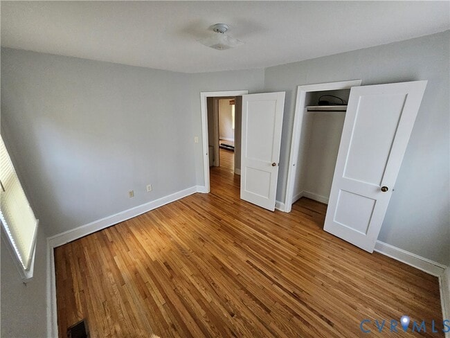 Building Photo - 305 5th St