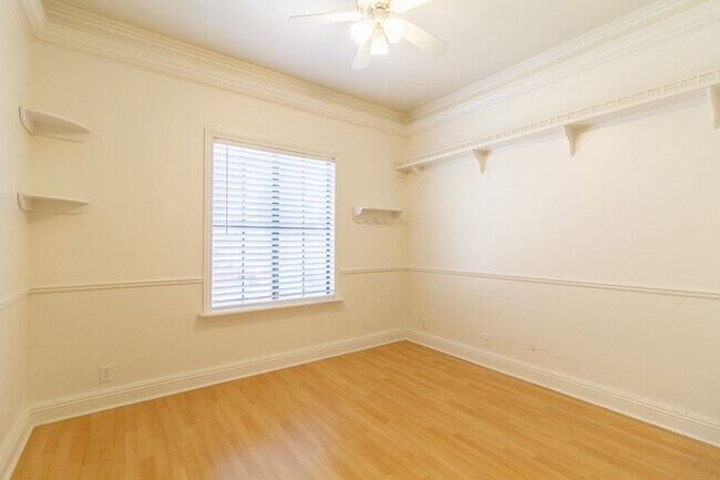 Building Photo - Gorgeous 3 bed, 2 bath home located near 87th Ave and Cactus