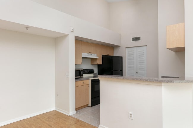 Building Photo - 319 Villa Cir