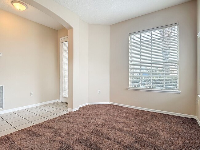 Building Photo - 3/2.5 Townhome
