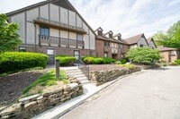 Building Photo - 2257 Rome Dr