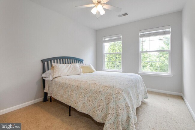 Building Photo - 115 Richard Dr SE