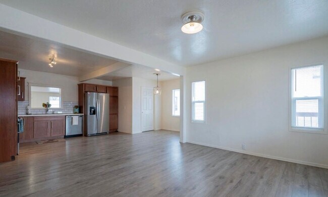 Building Photo - Remodeled 3 bed 2 bath home in Coolidge!