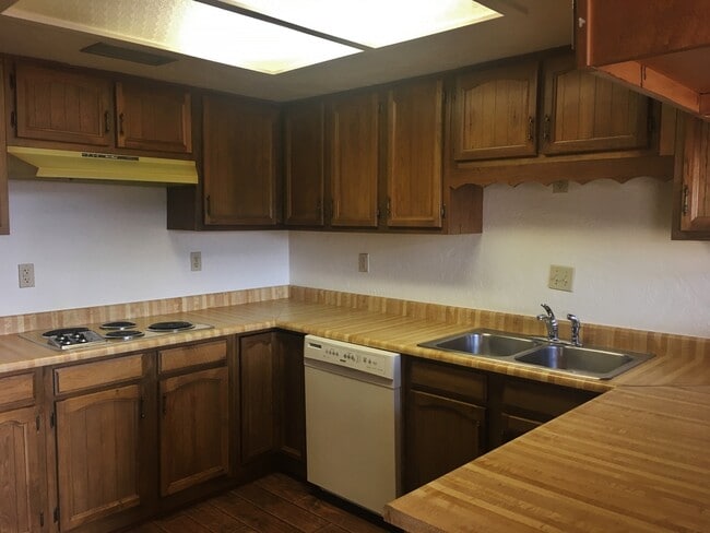 Building Photo - TOWNHOME - WEST SEDONA - DEL SOL
