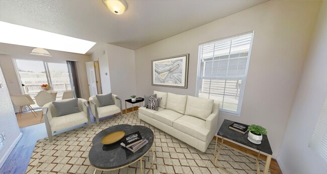 Building Photo - Charming 2-Bedroom Townhome – Pet Friendly...