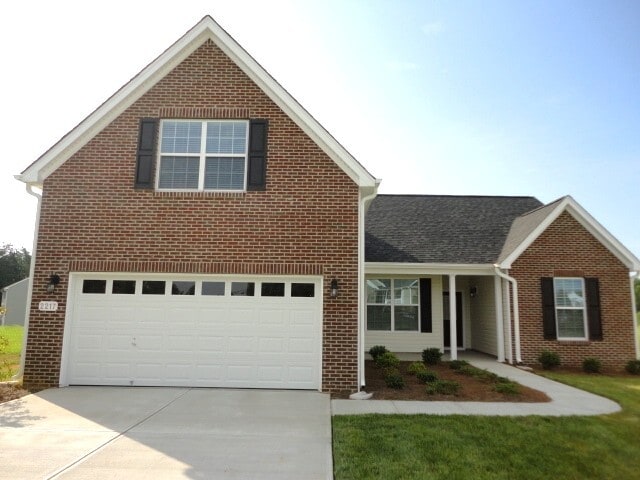 Building Photo - 2217 Magnolia Ct