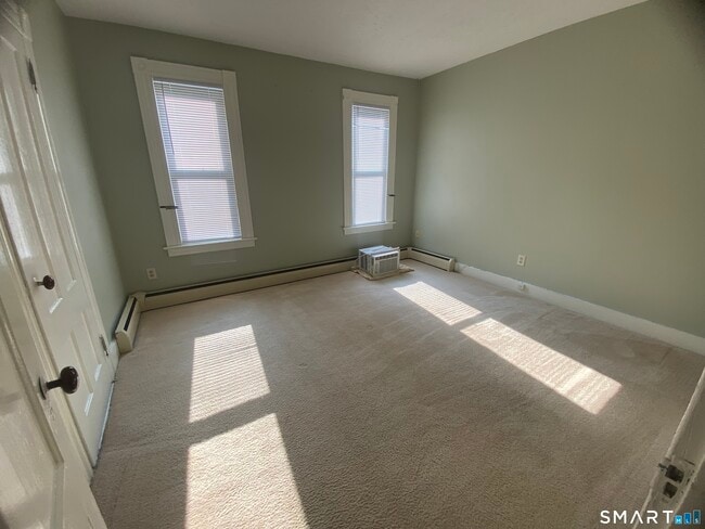 Building Photo - 114 Nooks Hill Rd