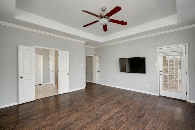 Building Photo - 2916 Alsatia Dr