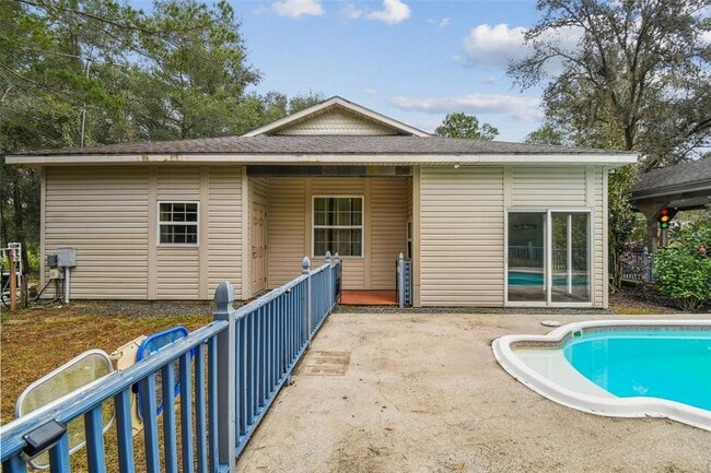 Building Photo - 16453 Pawnee Dr