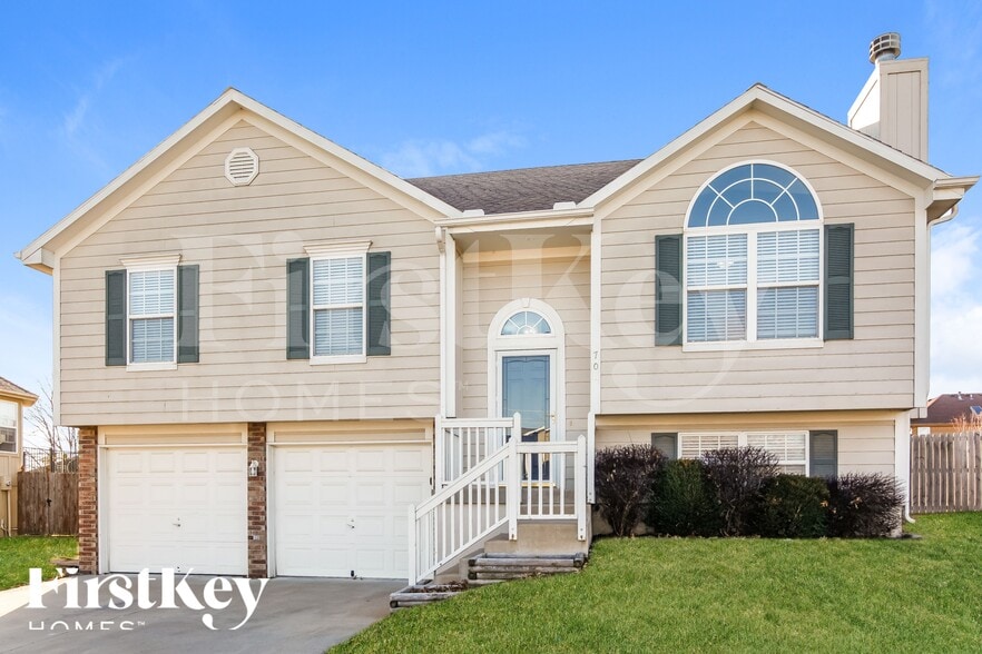 Building Photo - 706 Derby St