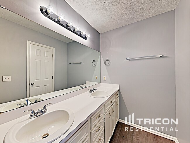 Building Photo - 104 Chickadee Ct