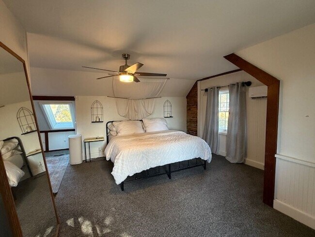 Building Photo - Beautiful 4 Bedroom Home