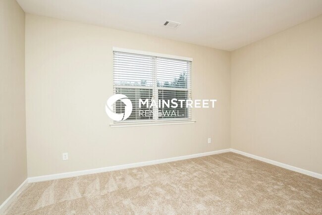 Building Photo - 5 Bedroom Pet-Friendly Home in Buford, GA with Main Street Renewal